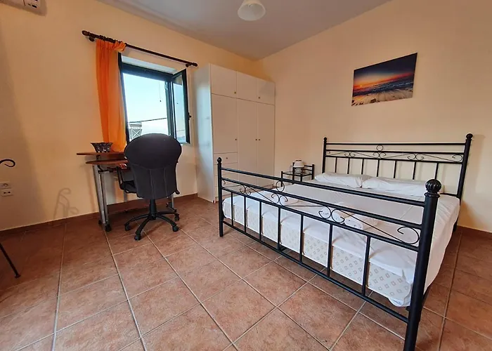 Frigano 3 Lägenhet Stoúpa